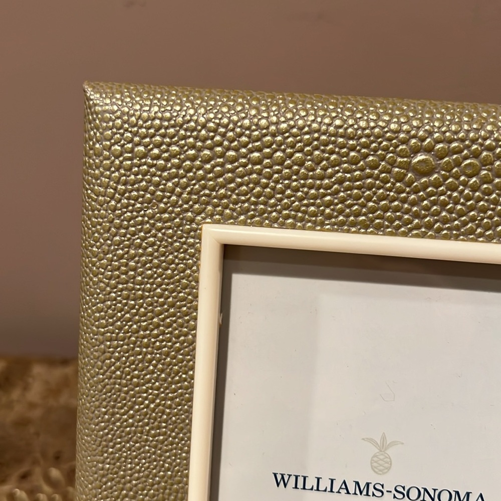 Williams-Sonoma Leather Picture Frame, 4”x6” - Picture 2 of 10
